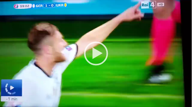 Joachim Löw prichytený pri čine