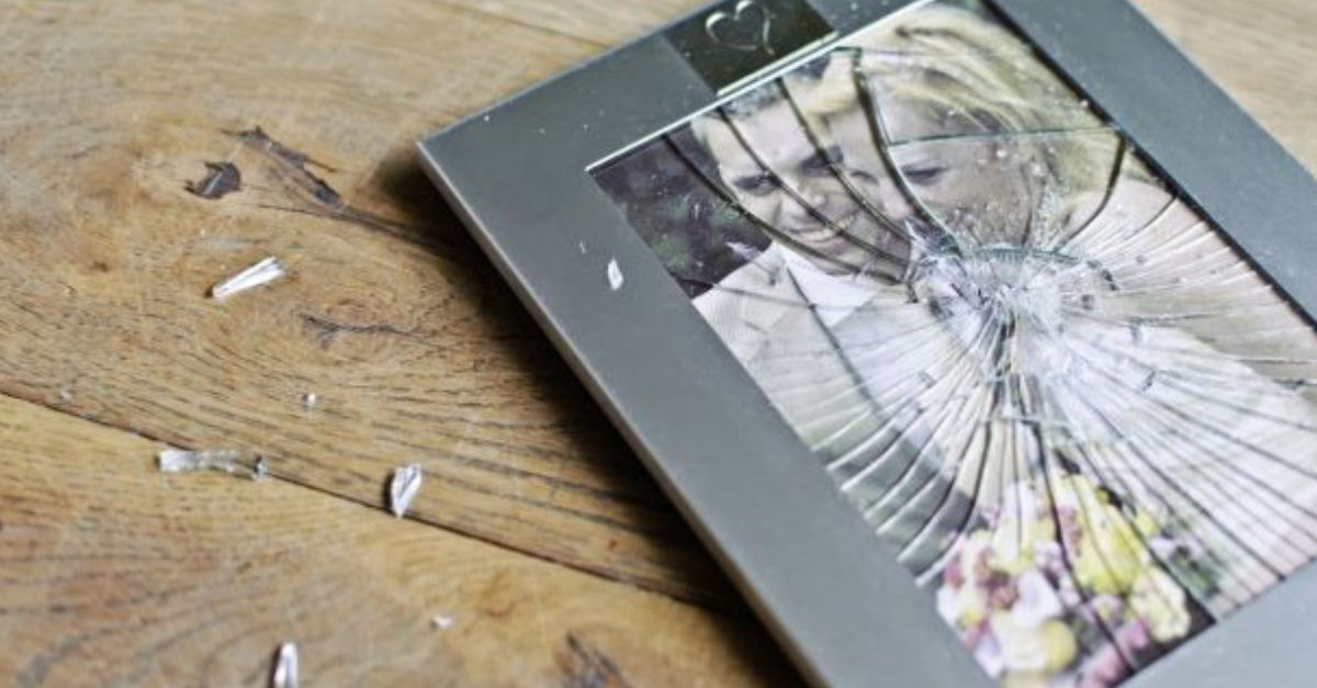 Nevesta zrušila svadbu len 4 dni pred ňou pretože sa svadobčania drzo odmietli pozbierať po $1500