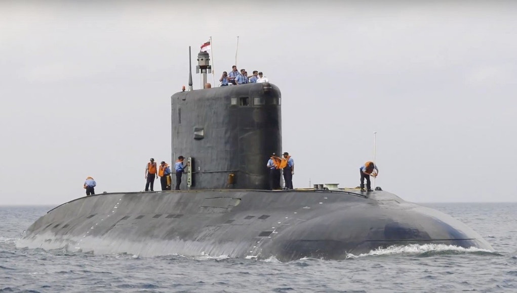 Prvá Indická jadrová ponorka za miliardy dolárov šla ku dnu, pretože námorník nechal otvorený poklop