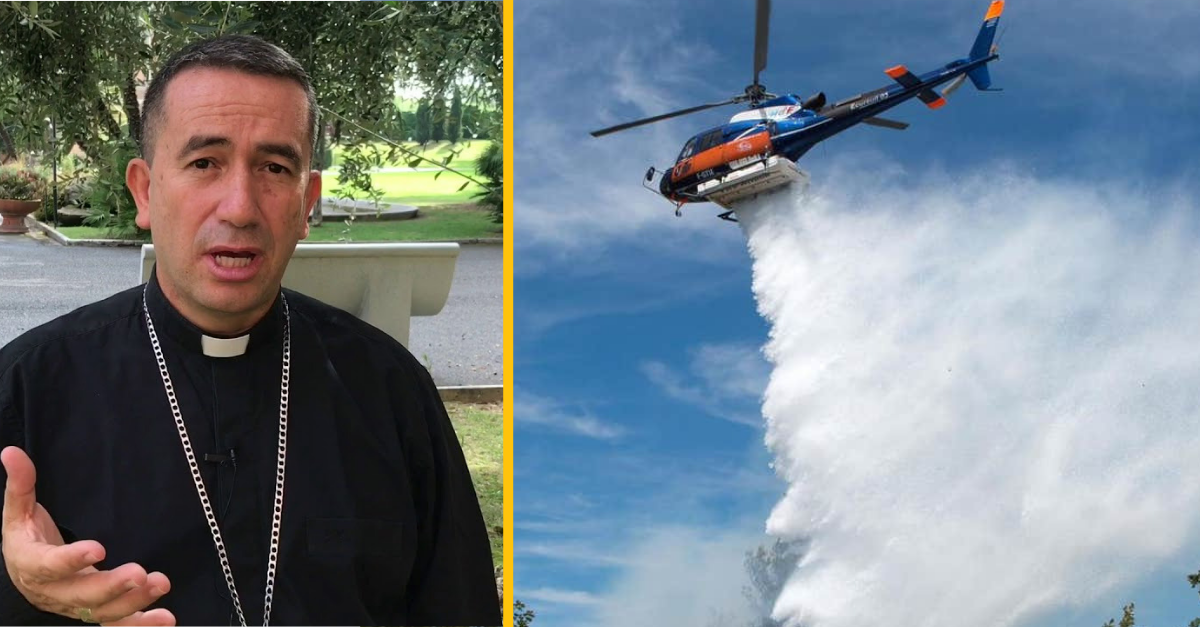 Biskup chce rozprášiť svätenú vodu z vrtuľníku, aby vyhnal démonov, ktorí zužujú jeho mesto