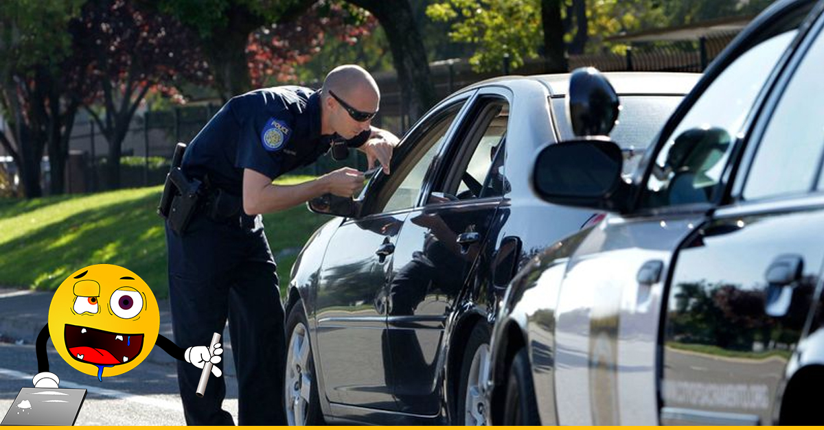 Muž s kokaínom v nosnej dierke prehováral policajtov, že určitie nie je jeho