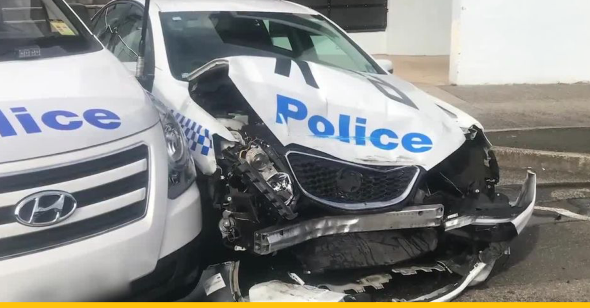 Muž s dodávkou plnou pervitínu s hodnotou 200 miliónov dolárov, nabúral do policajného auta