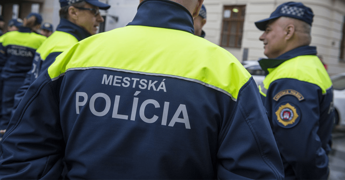 Slovák si odmontoval papuču aj s kolesom a chcel odísť preč na rezerve