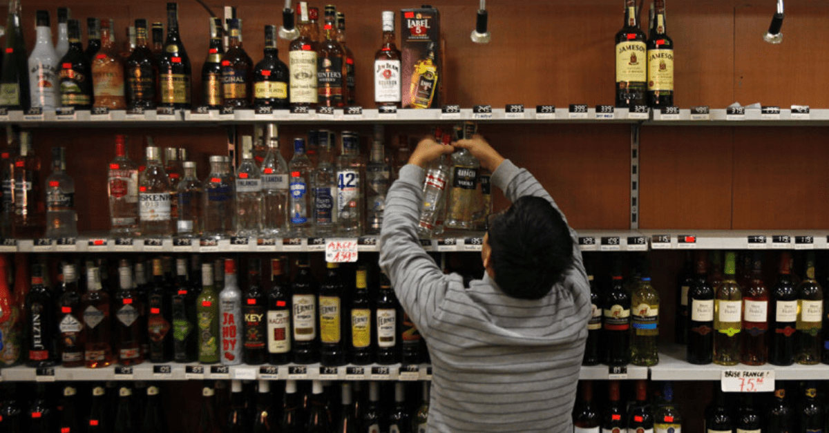 V New Yorku museli preklasifikovať obchody s alkoholom do rovnakej kategórie ako obchody s potravinami aby mohli byť otvorené