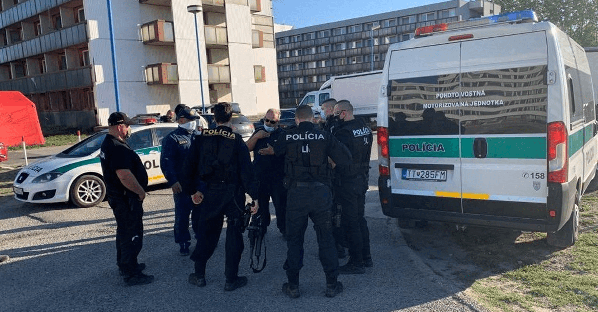 Lesní pracovníci z Detvy si štátnu karanténu zrejme zamenili s dovolenkou. Museli im zobrať 20 litrov alkoholu