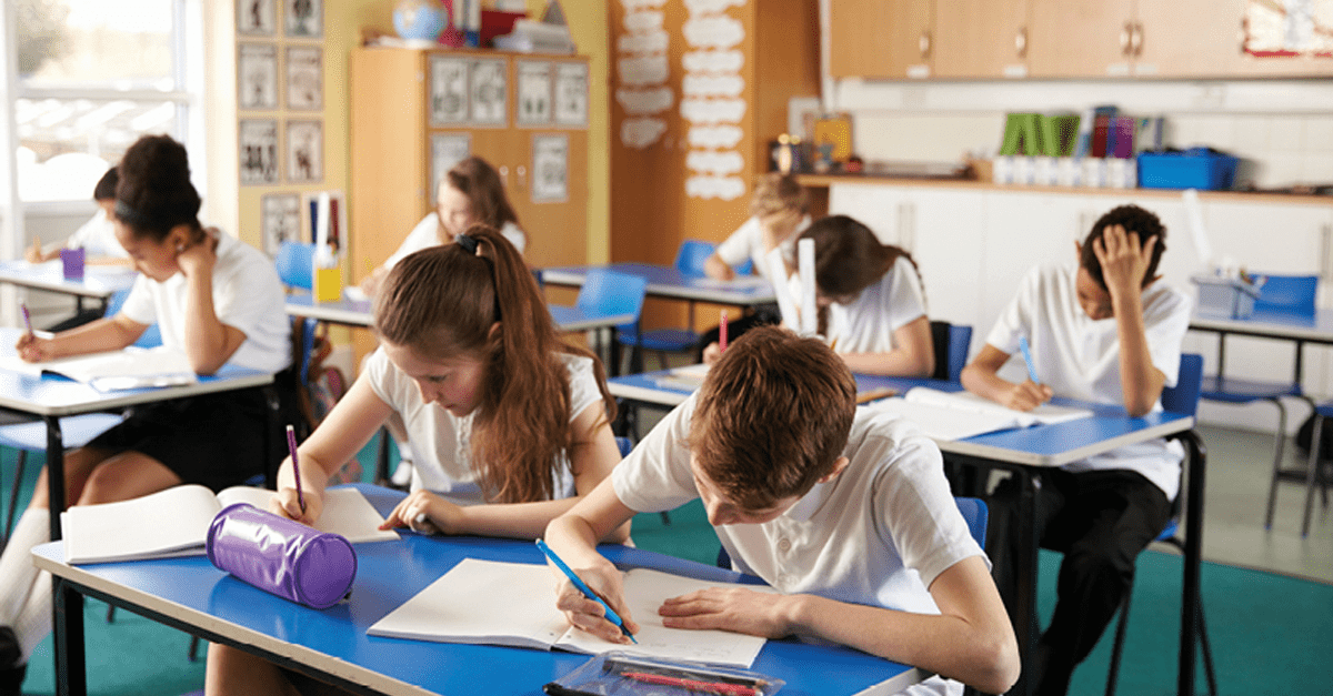 Deti dostali v škole za úlohu naplánovať si vlastný pohreb. Rodičia sú zhrození