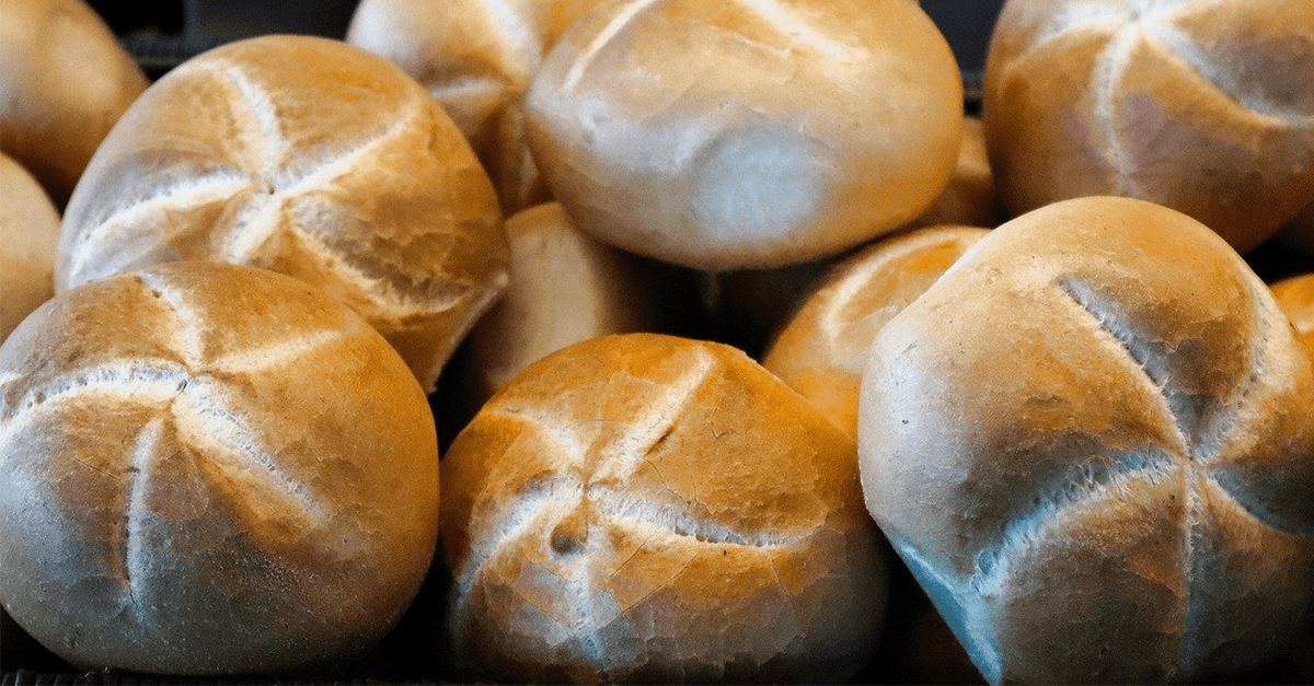 Bezdomovec z Česka ukradol žemle v hodnote 2 eur. Dostal rok a pol väzenia