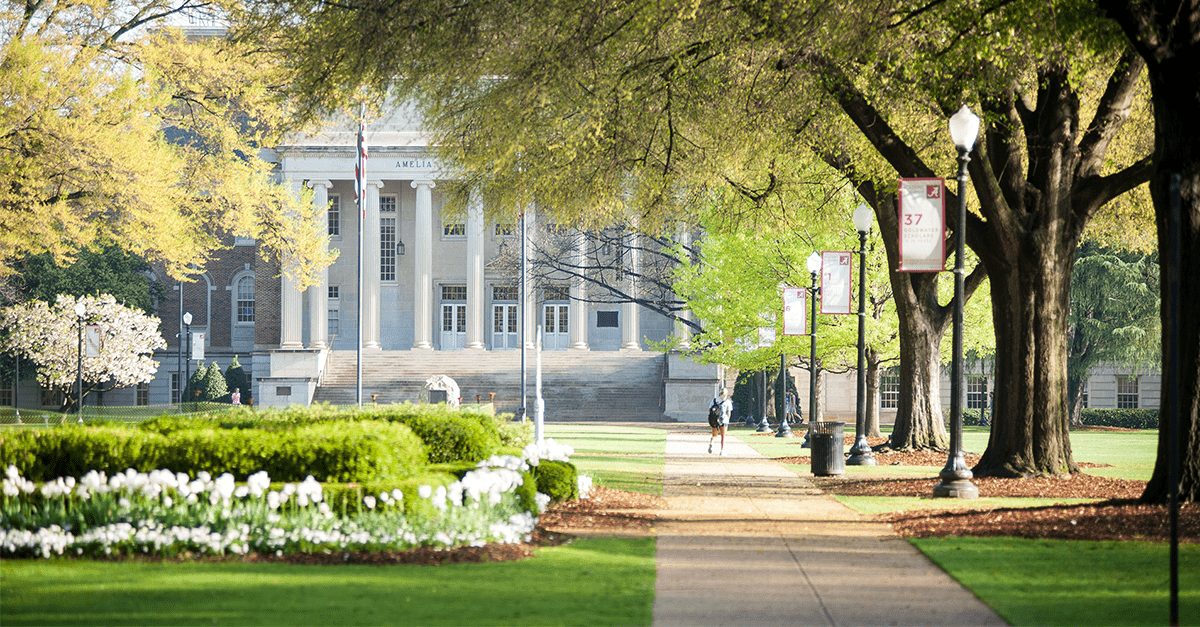 Americkí študenti hromadne organizujú koronavírusové párty. Vyhráva každý, kto dostane vírus ako prvý