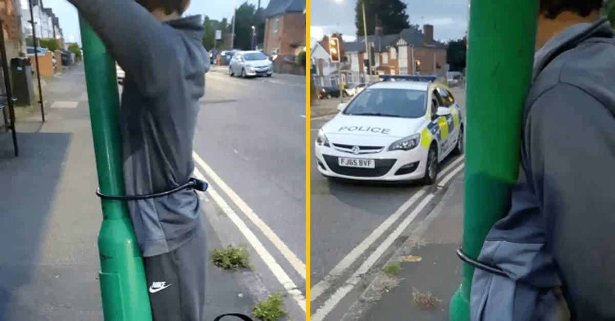 Kamaráti zamkli chlapca k lampe so zámkom na bicykel. Dávať ho dole musela až polícia