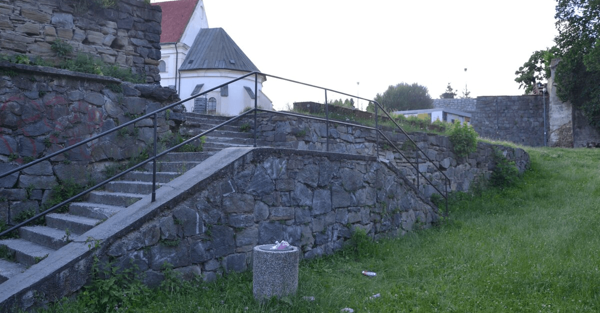 Párik si „užíval“ v centre Prešova, počas čoho ich pozorovali aj deti. Teraz im hrozia až 3 roky väzenia