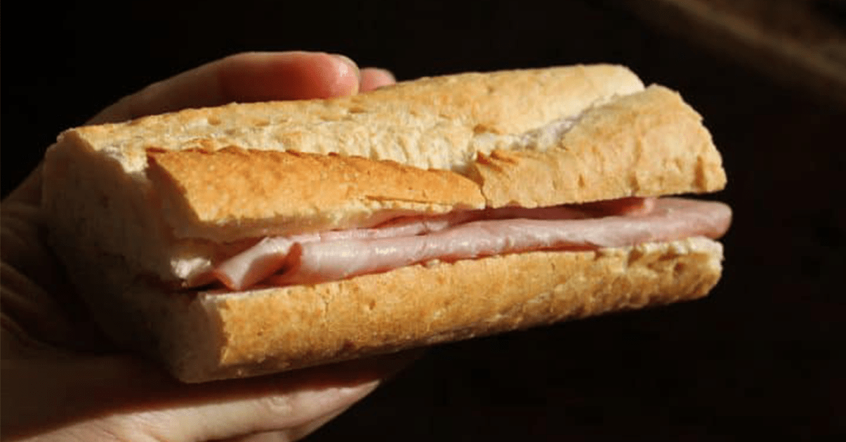 Holandskí colníci zabavili vodičom z Británie šunkové sendviče. Vraj ich vítajú v Brexite