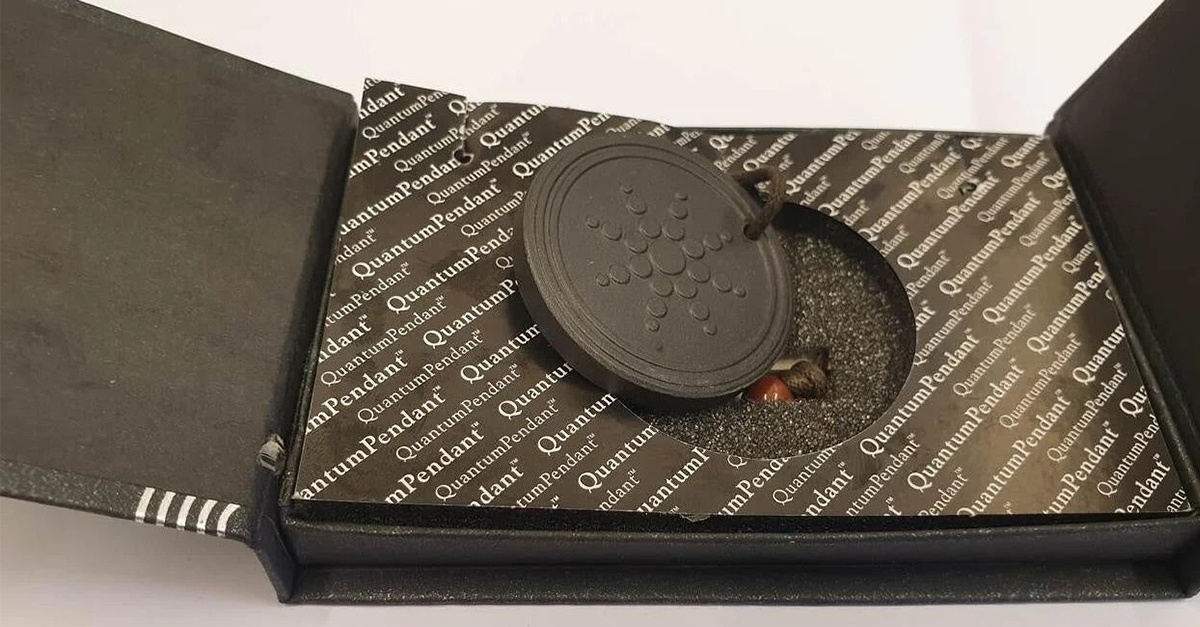 Prívesky mali ochrániť konšpirátorov pred účinkami 5G. Namiesto toho boli rádioaktívne