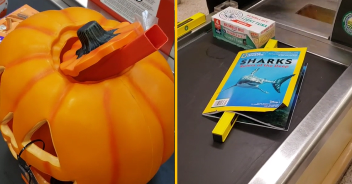 Muž sa neustále pokúša kúpiť oddeľovač nákupu a svoje pokusy zaznamenáva na video