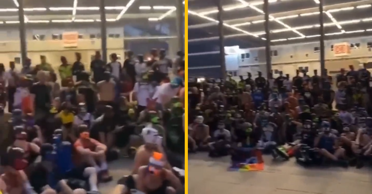 Identifikujú sa ako psy. V Berlíne sa uskutočnil pochod, na ktorom sa zúčastnilo 1000 ľudí – teda psov