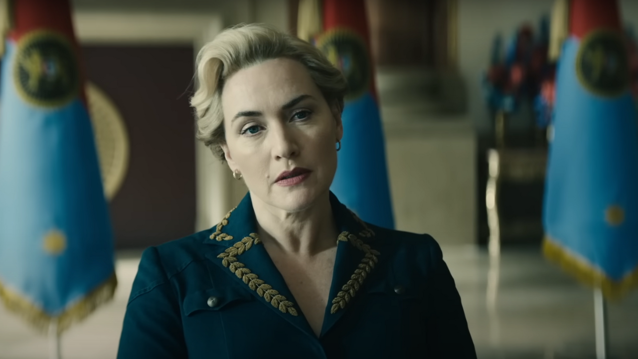 Kate Winslet zahviezdila v novom traileri k seriálu The Regime. Miniséria bude politickou satirou, v ktorej Kate vládne