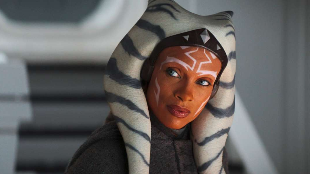 Rosario Dawson prezradila skľučujúci update k druhej sérii seriálu Ahsoka. Fanúšikov jej slová nepotešia