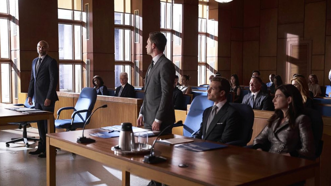 Spinoff k seriálu Suits odhalil svoju ženskú hlavnú hrdinku. Bude sa podobať na postavu, ktorú stvárnila Megan Markle