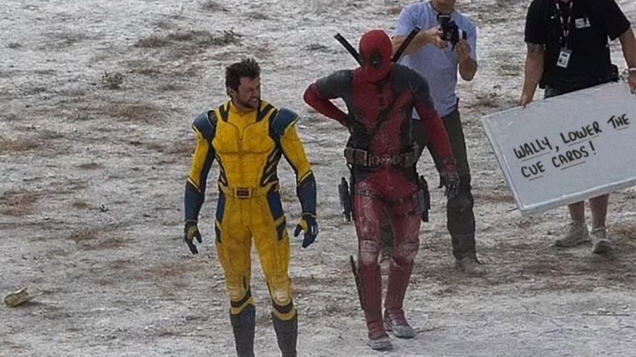 Ryan Reynolds sa podelil o nové zábery z natáčania Deadpool 3. Po jeho boku hrdo stojí Wolverine