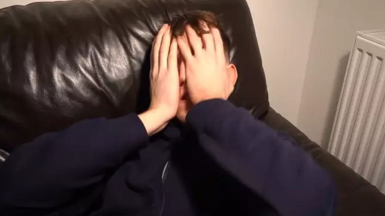 Fitness influencer sa rozhodol zistiť, ako dlho vydrží bez spánku. Na konci to už nemohol vydržať