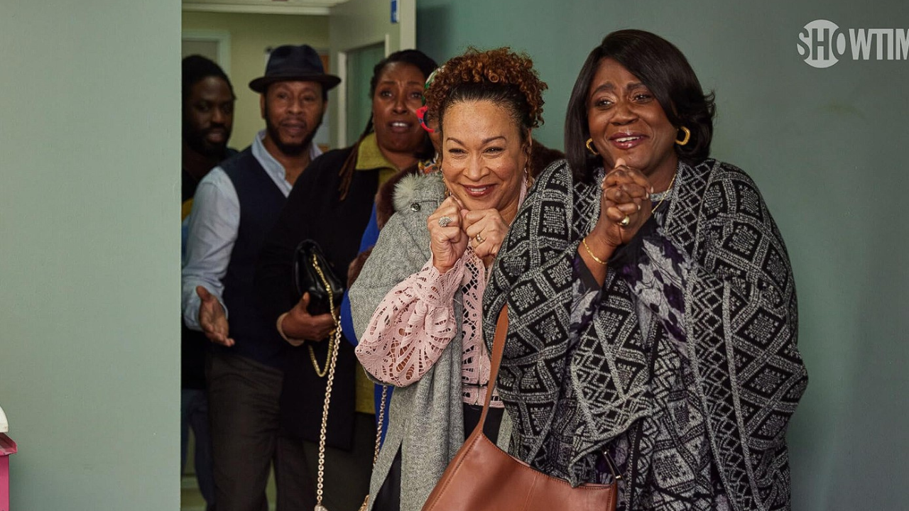 Od kritikov táto komédia dostala 100 percent. Teraz majú fanúšikovia dôvod na radosť, dostane druhú sériu (+ trailer)