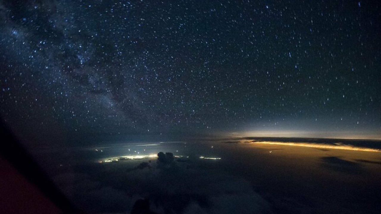 10 dychberúcich fotiek zachytených z lietadla