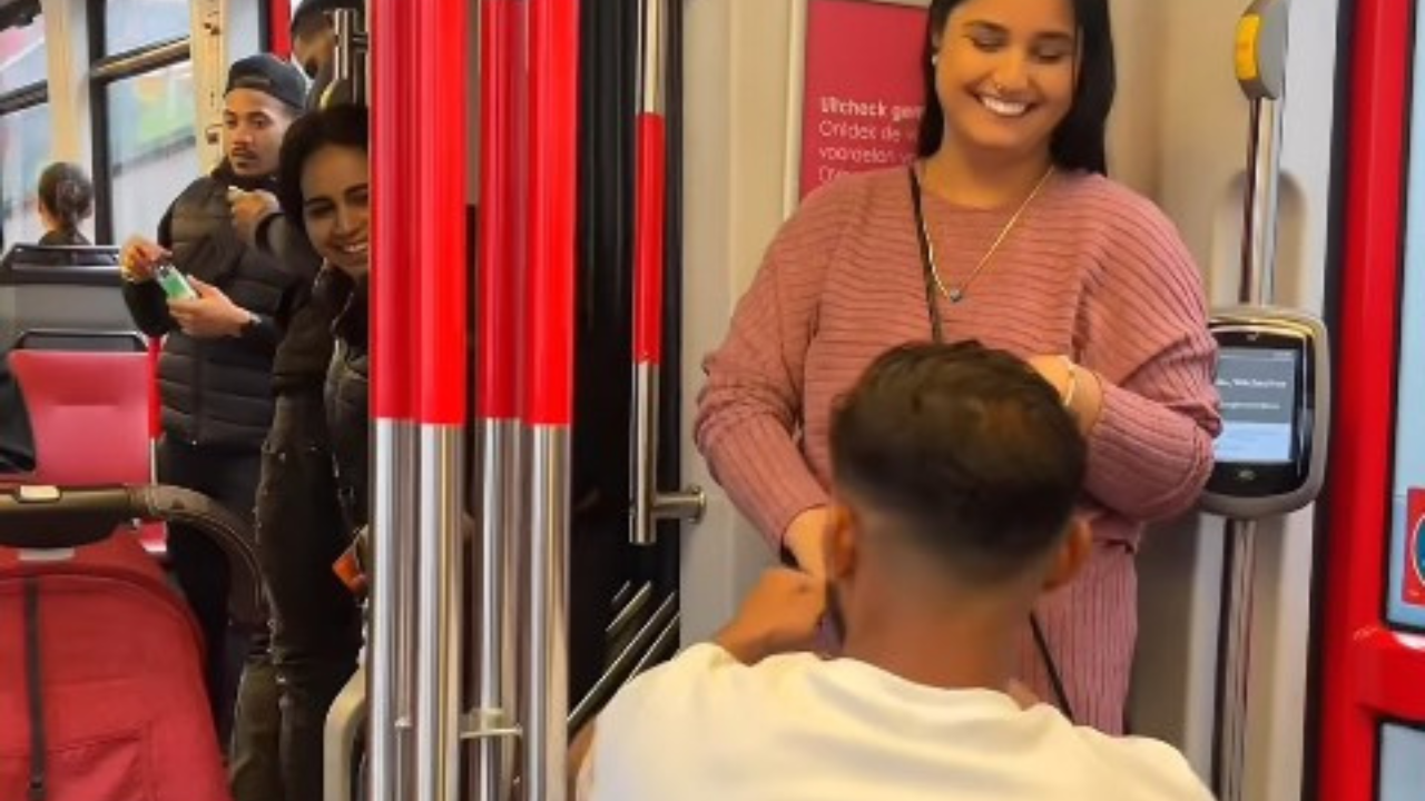 Muž sa rozhodol požiadať priateľku o ruku na verejnosti. Nedopadlo to podľa jeho predstáv