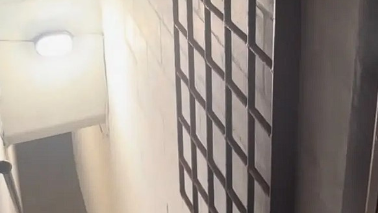 Floridská realitná agentka objavila v jednom z domov niečo desivé. Otvorila dvere a pripadala si ako v kriminálnom seriáli