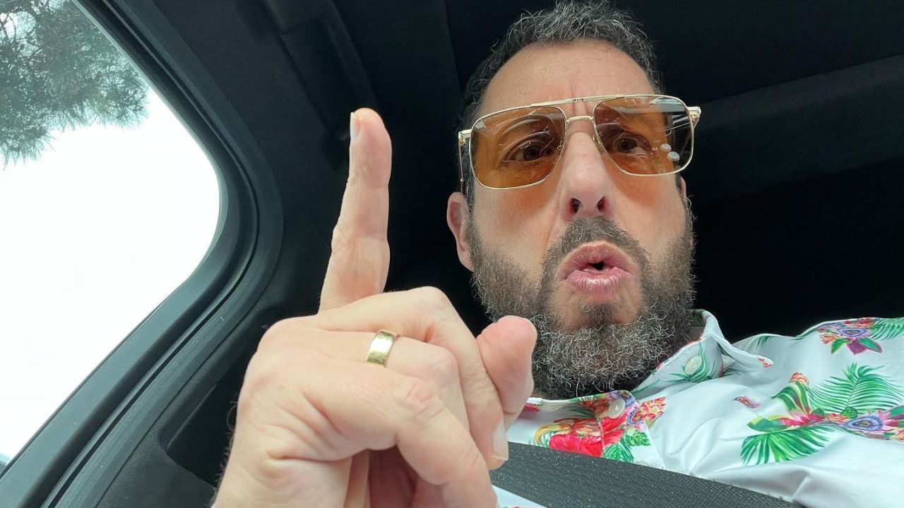 Jeden z najlepších filmov Adama Sandlera bude mať 2. časť: Potvrdené sú už 4 herecké mená!