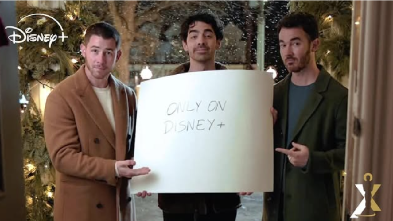 „Jonas Brothers Christmas Movie“ je film, kde si zahrali bratia z populárnej popovej skupiny