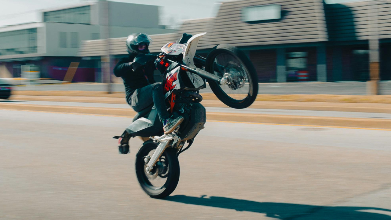 To, čo spravil muž na motorke, by ste nečakali ani v najhoršom sne