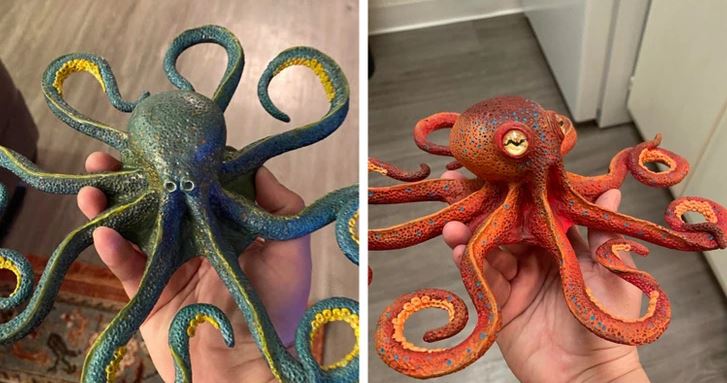 Dve farebné plastiky chobotníc držiace v rukách: zelená s modrými a oranžová s červenými odtieňmi.