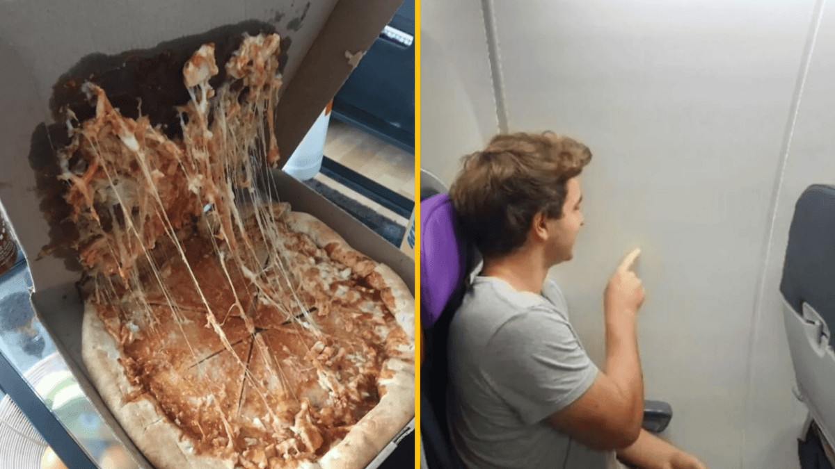 Pizza s roztaveným syrom prilepená na obal vedľa muža ukazujúceho na prázdnu stenu.