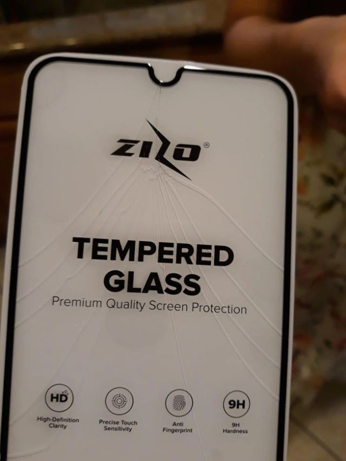 Ochranné sklo Zizo: vysoké rozlíšenie, presná dotyková citlivosť, odolnosť proti odtlačkom, tvrdosť 9H. Prémiová kvalita.