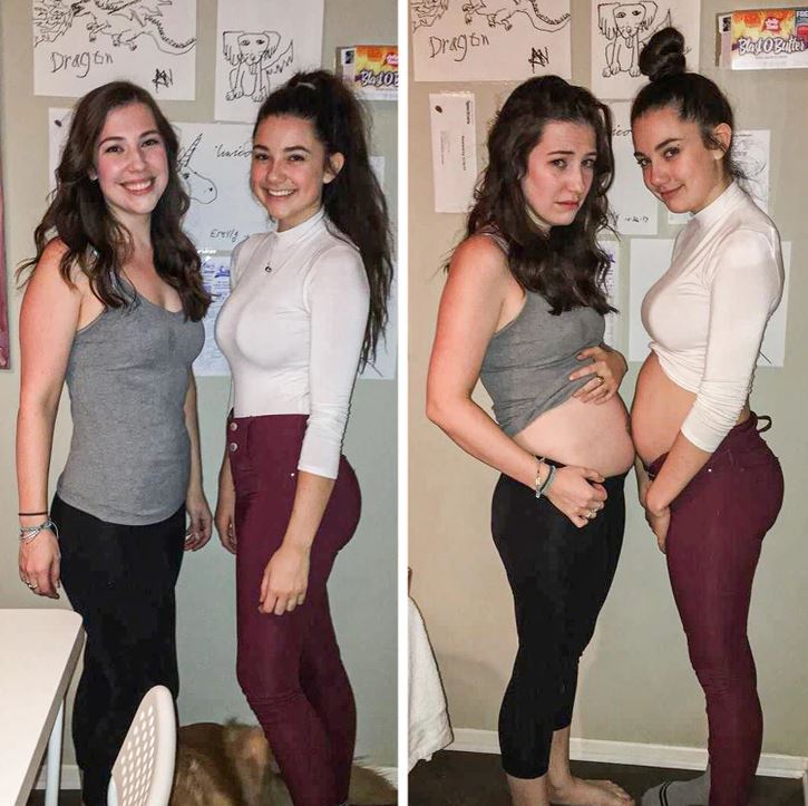 Dve ženy na fotografii, prvá póza normálne, druhá s vystúpeným bruchom, obe pri stene s kresbami.