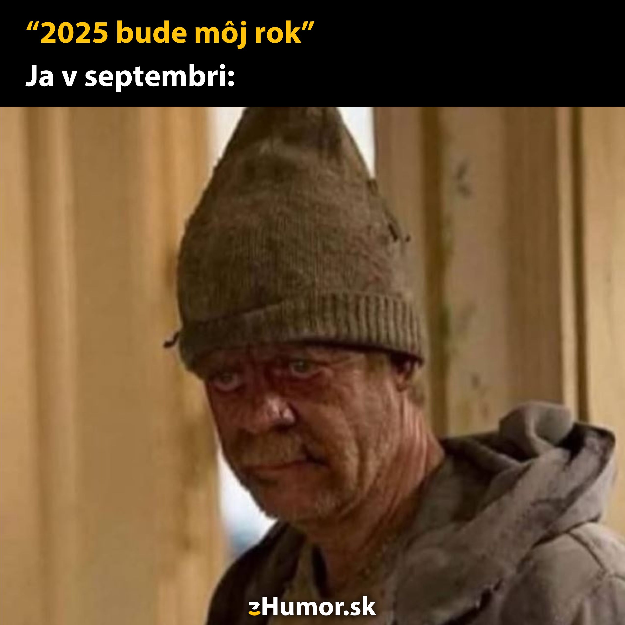 Vtipná reakcia na nádeje pre rok 2025: Muž v septembrovom oblečení vyjadruje sklamanie a únavu.