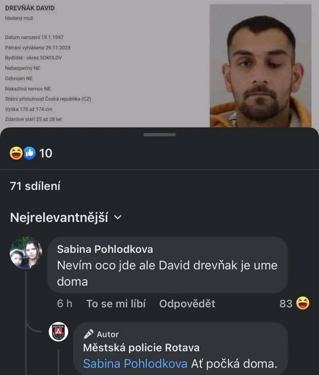 Neznámy muž v žltej mikine na policajnom hľadaní; humoristický komentár na Facebooku o jeho prítomnosti doma.