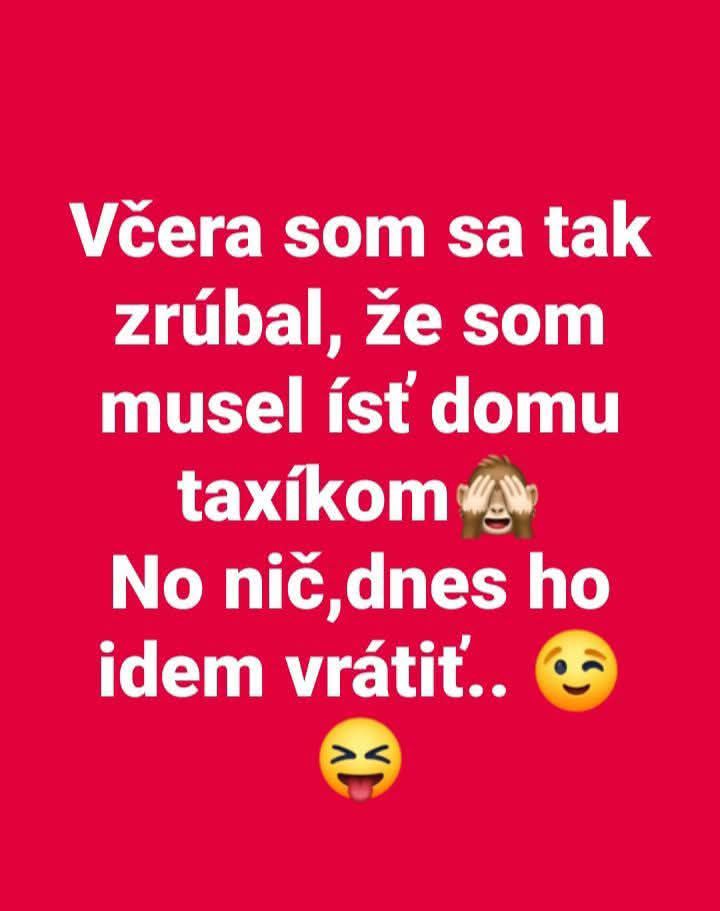 Vtipný text o večierku a taxíku na obrázku s emotikonmi opíc a úsmevov.