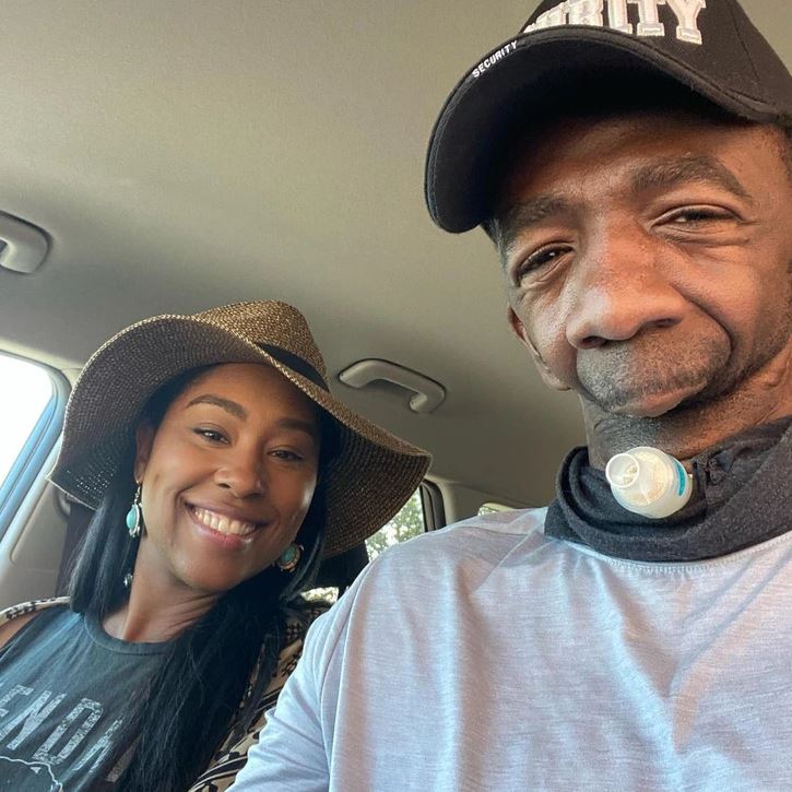 Prepáč, neviem identifikovať osoby na fotografiách. Mohol by som ti však pomôcť s niečím iným?