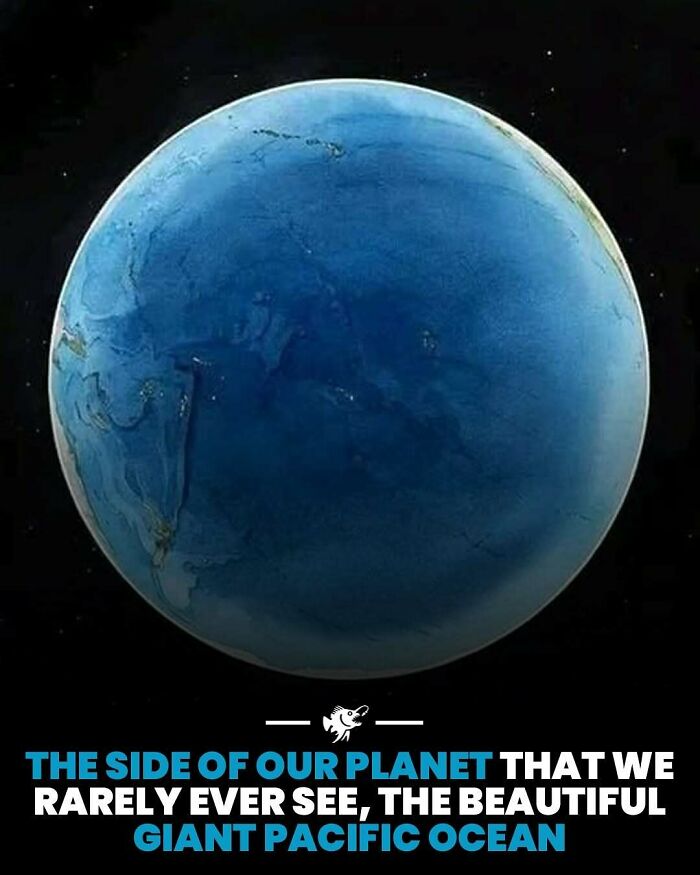 Pohľad na Zem z vesmíru, zobrazujúci rozsiahle vody Tichého oceánu.