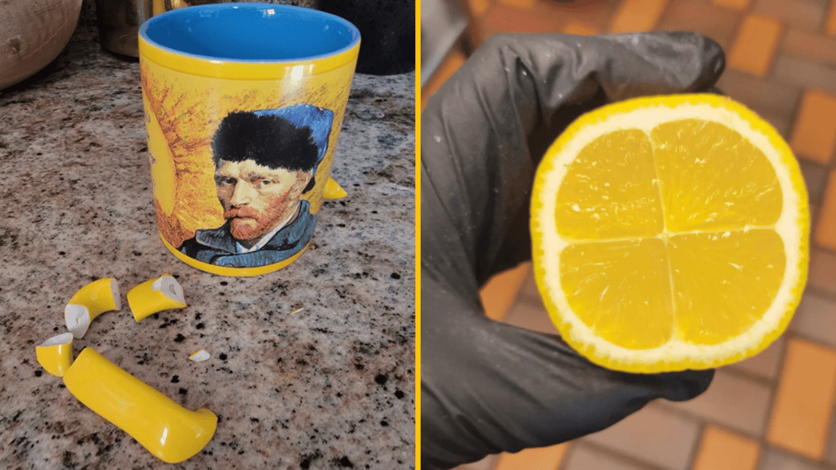 Rozbitý žltý hrnček s portrétom a rukavica držiaca polovicu citróna.