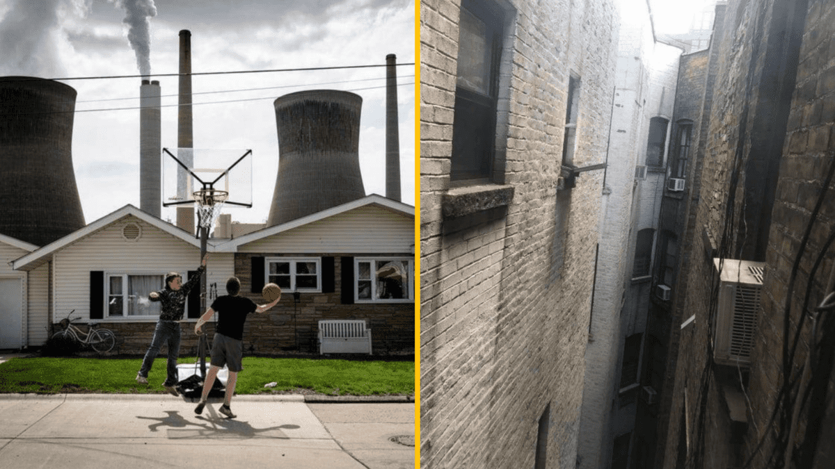 Ľudia hrajúci basketbal pred domom s komínmi v pozadí; úzka ulička medzi vysokými tehlovými budovami.