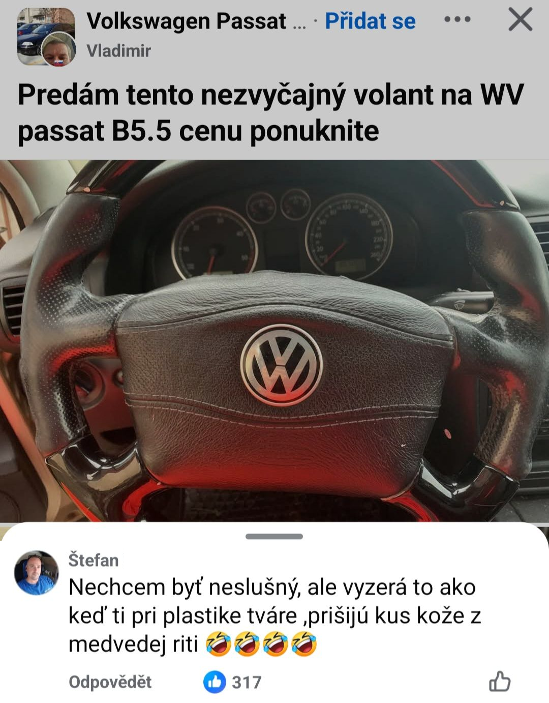 Nezvyčajný volant na Volkswagen Passat B5.5 s odkazom na vtipný komentár.