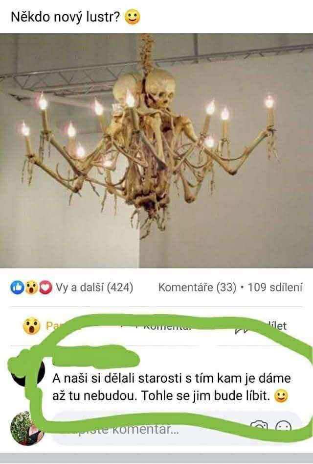 Kostrový luster s horiacimi žiarovkami v industriálnom priestore, s vtipným komentárom o starostiach rodičov.