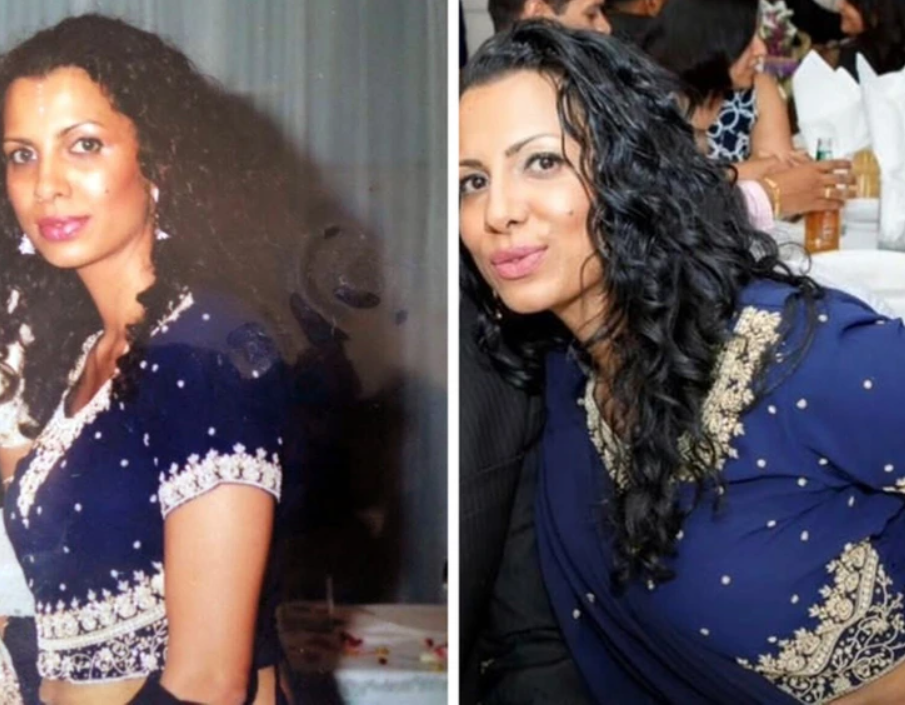 Žena v modrom tradičnom oblečení s výšivkou, dlhé kučeravé vlasy, na spoločenskej udalosti.