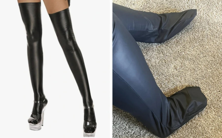 Porovnanie čiernych latexových vysokých čižiem na platforme a realita nosenia mäkkých verzií na koberci.