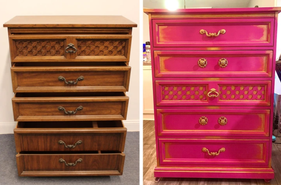Pred a po renovácii komody: z pôvodného dreva na moderný ružový dizajn s detailmi zo zlata.