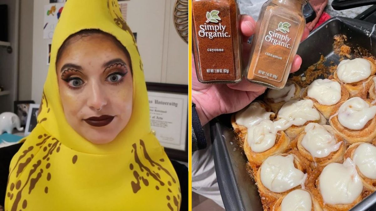 Osoba v banánovom kostýme a škoricové buchty s koreninami Simply Organic. Humorná kombinácia na pečenie.