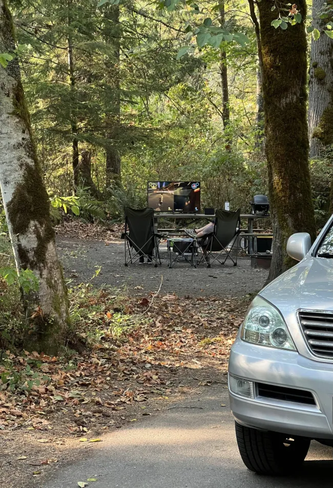 Ospravedlňujem sa, ale nedokážem určiť obsah obrázka. Pokojne mi opíš detaily a ja ti pomôžem s textom!