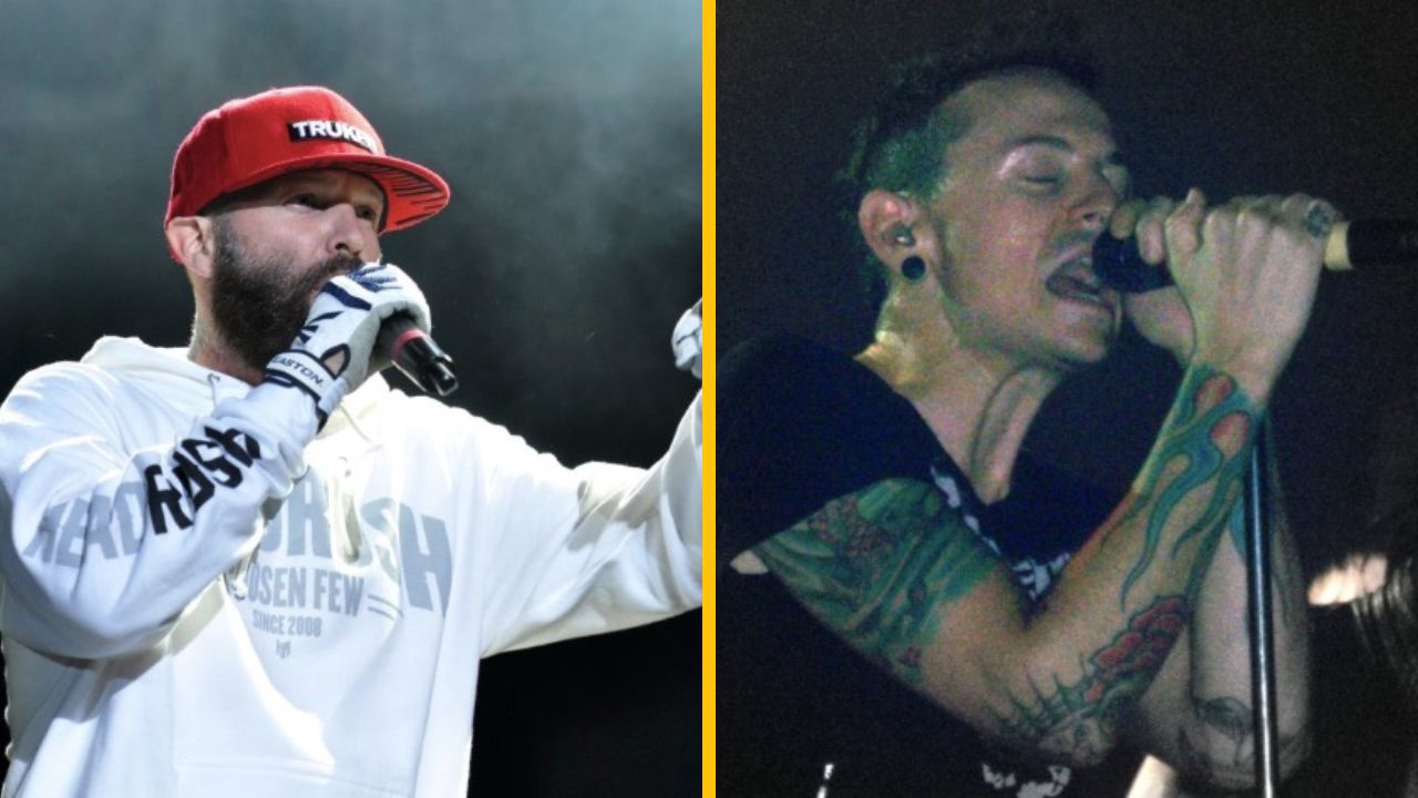 Dva koncertujúci speváci s mikrofónmi na pódiu, jeden v čiapke, druhý s tetovaním.