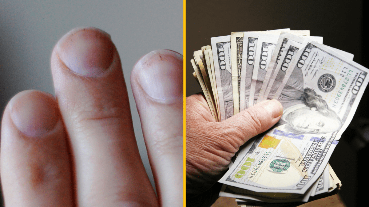 Ľavá strana: Zblízka nechtov na rukách. Pravá strana: Ruka s vejárom bankoviek v amerických dolároch.